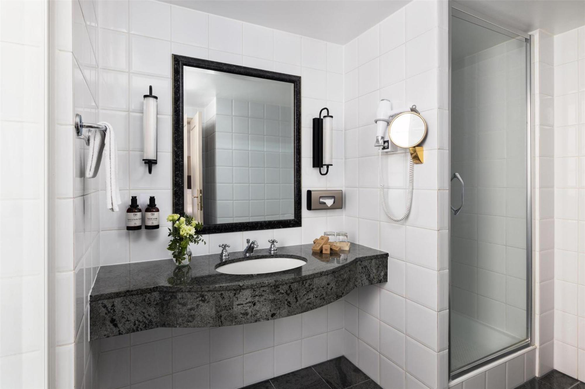 Nh Brussels Carrefour De L'Europe Hotel Ngoại thất bức ảnh